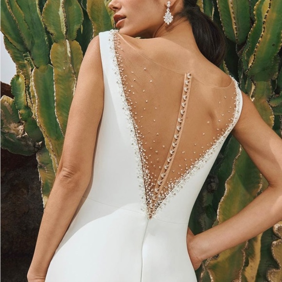 PRONOVIAS Wedding Dress “PARIA” Size 12 - Picture 9 of 17